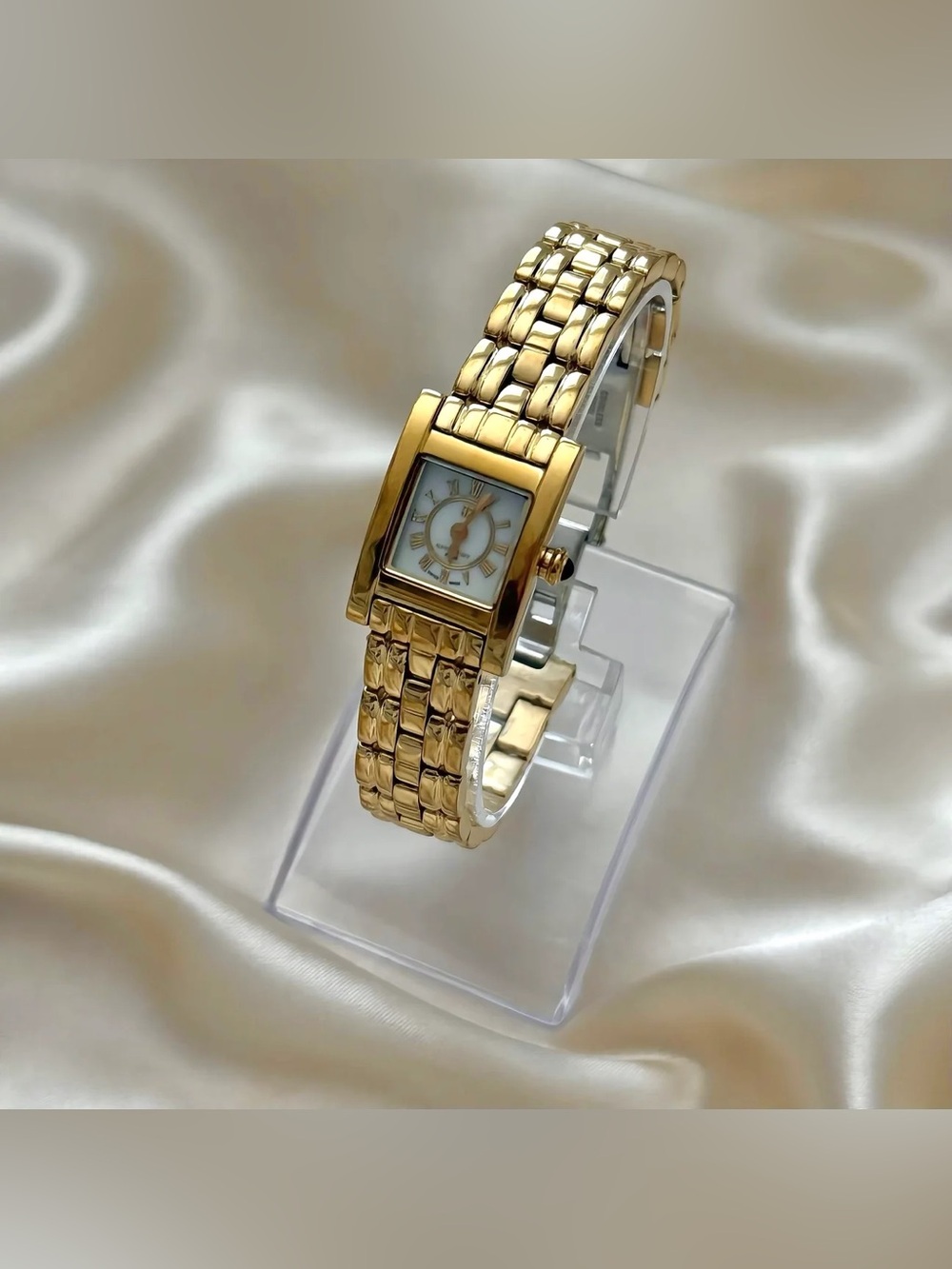AUTHENTIC RARE VINTAGE GIVENCHY MOTHER-OF-PEARL DAINTY WATCH - Picture 6 of 10